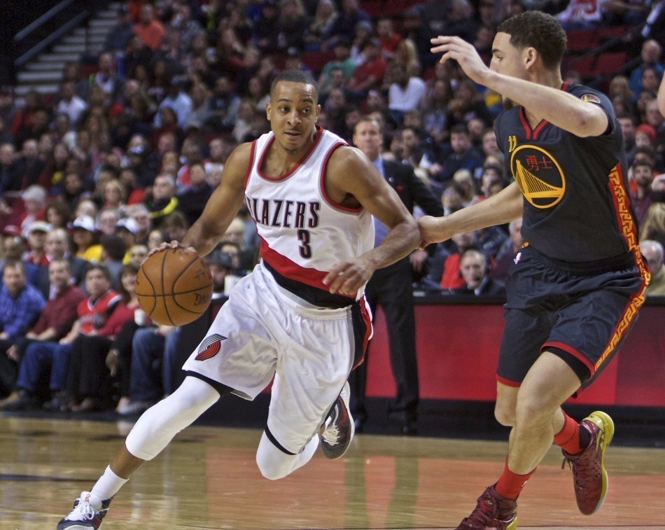 据接近俱乐 据接近俱乐